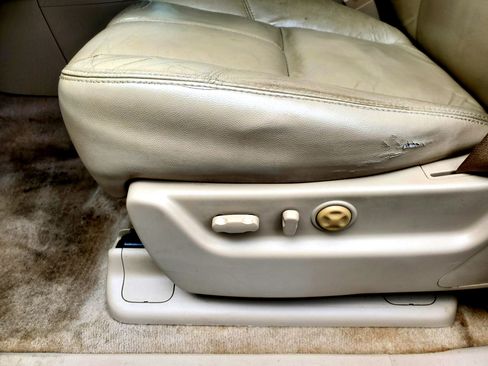 Used 2007 Chevrolet Suburban LTZ w/ LTZ Preferred Equipment Group image 15