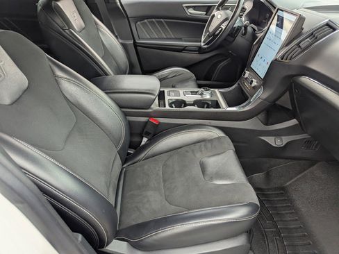 Used 2021 Ford Edge ST image 12