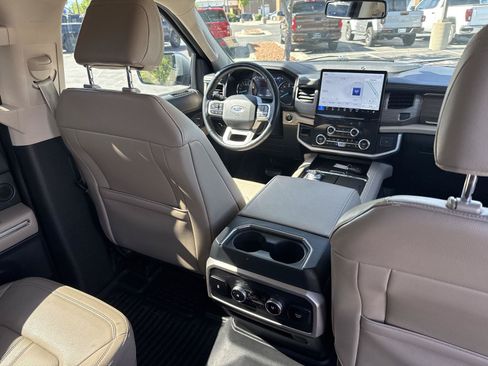 Used 2023 Ford Expedition Limited AWD/4WD image 27