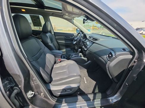 Used 2020 Nissan Rogue SL w/ Premium Package AWD/4WD image 32