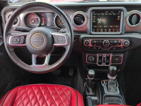 Used 2018 Jeep Wrangler Unlimited Sahara w/ Dual Top Group AWD/4WD image 31