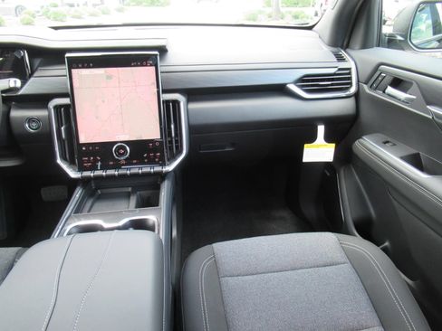 New 2026 GMC Acadia Elevation FWD image 15