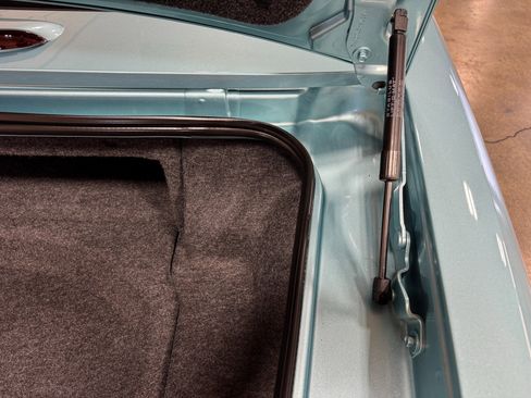 Used 2002 Ford Thunderbird image 76