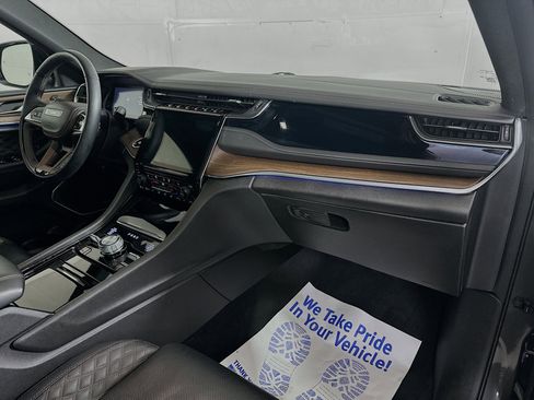 Used 2023 Jeep Grand Cherokee L Summit w/ Advanced Protech Group IV image 31