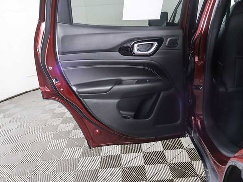 Used 2022 Jeep Compass Altitude w/ Sun and Sound Group image 25