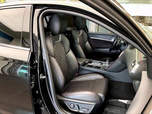 Used 2024 Genesis G70 3.3T Advanced w/ Sport Prestige Package image 9