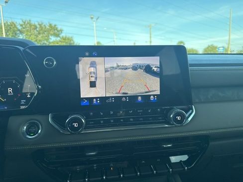 Used 2023 Chevrolet Colorado ZR2 w/ ZR2 Convenience Package III image 13