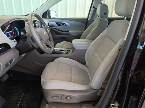 Used 2021 Chevrolet Traverse LT FWD image 9
