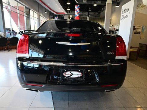 Used 2023 Chrysler 300 Touring AWD/4WD image 6
