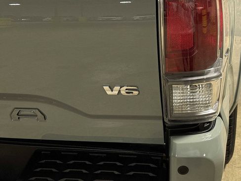 Certified 2022 Toyota Tacoma TRD Sport image 26