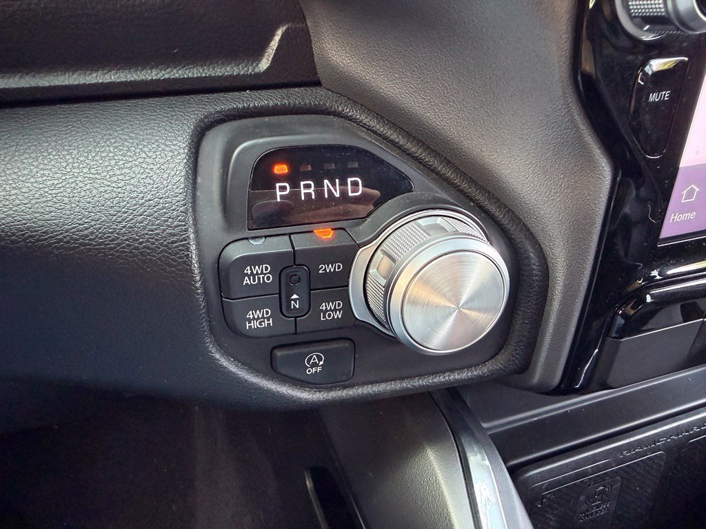 Used 2025 RAM 1500 Laramie AWD/4WD image 38