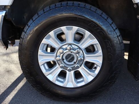 Used 2021 Ford F350 XLT w/ XLT Value Package image 40