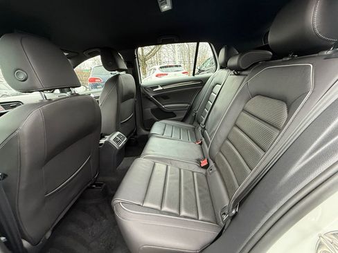 Used 2019 Volkswagen Golf R 4-Door image 22