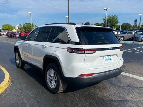Used 2023 Jeep Grand Cherokee Laredo w/ Luxury Tech Group I AWD/4WD image 7