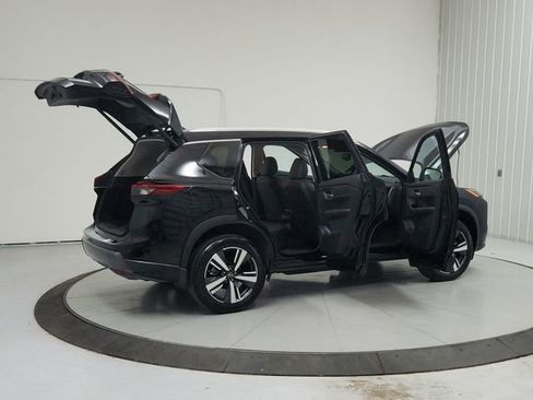 Used 2025 Nissan Rogue SL AWD/4WD image 15