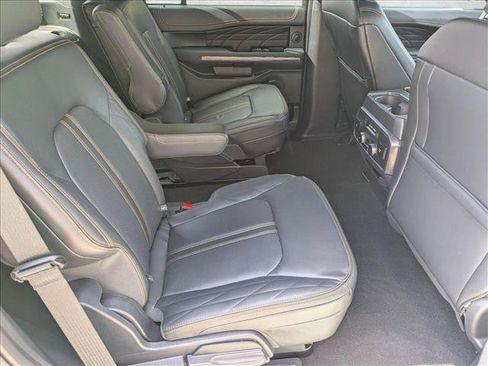Used 2024 Ford Expedition Platinum AWD/4WD image 23