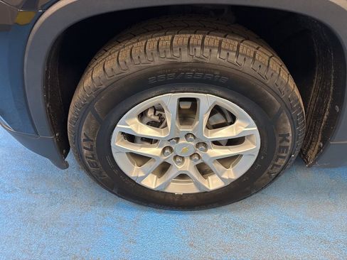 Used 2021 Chevrolet Traverse LS FWD image 16