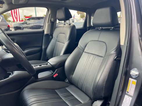 Used 2023 Honda HR-V EX-L image 13
