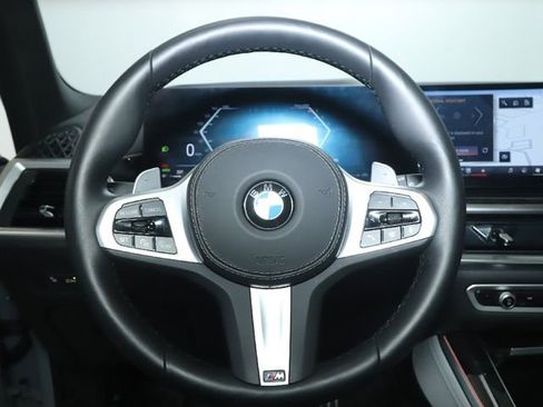 Used 2025 BMW X5 xDrive40i w/ M Sport Package image 23