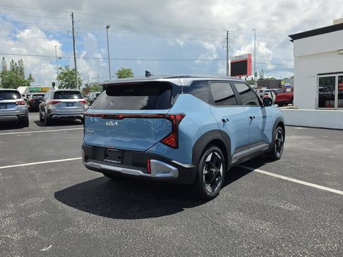 New 2027 Kia Seltos S FWD image 8