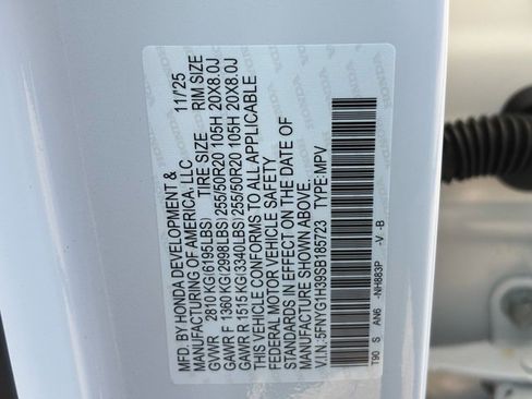 New 2025 Honda Pilot Sport image 19