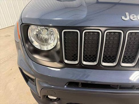 Certified 2022 Jeep Renegade Latitude w/ Convenience Group AWD/4WD image 4