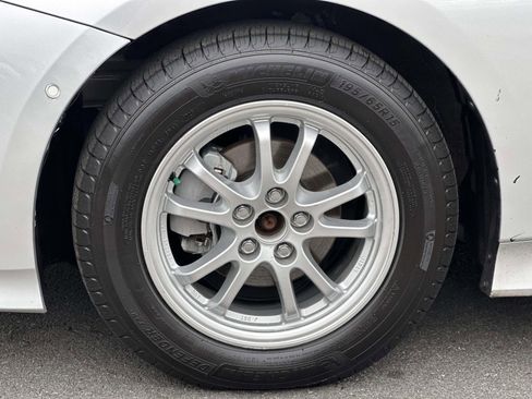 Used 2022 Toyota Prius LE image 7