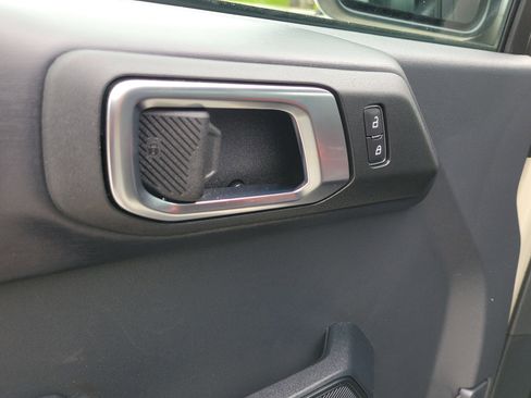 Certified 2025 Ford Bronco Outer Banks AWD/4WD image 18