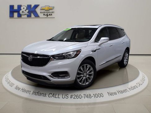 Used 2018 Buick Enclave Premium w/ Experience Buick Package AWD/4WD image 3