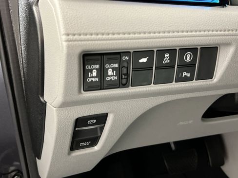 Used 2021 Honda Odyssey Elite image 32