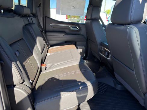 New 2026 Chevrolet Silverado 1500 High Country w/ Technology Package AWD/4WD image 12