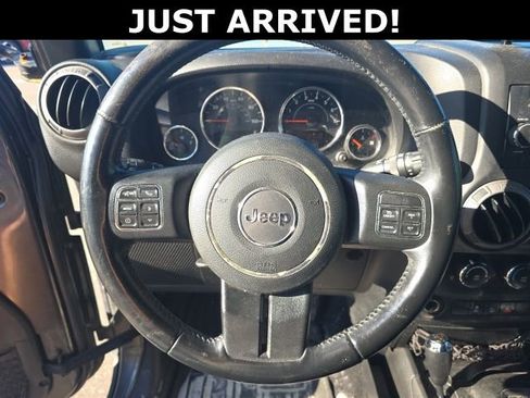 Used 2017 Jeep Wrangler Unlimited Sport w/ Connectivity Group AWD/4WD image 10