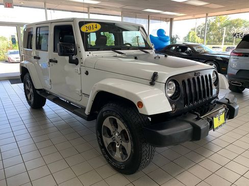 Used 2014 Jeep Wrangler Unlimited Sahara AWD/4WD image 5