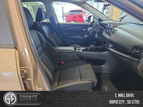 Used 2025 Nissan Rogue SV AWD/4WD image 35