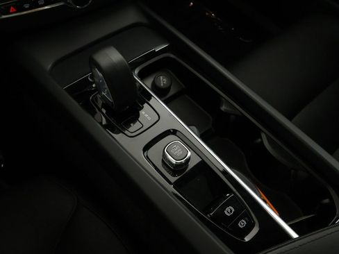Certified 2024 Volvo XC60 B5 Core AWD/4WD image 15