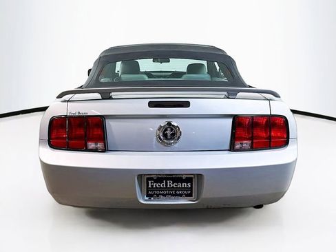 Used 2006 Ford Mustang Convertible image 8