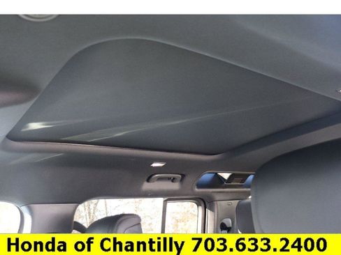 Used 2024 Land Rover Defender 110 X image 19