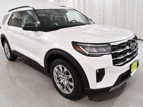 New 2026 Ford Explorer Active w/ Active Comfort Package AWD/4WD image 5