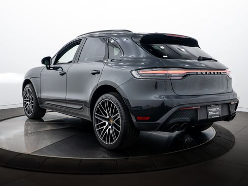 Certified 2026 Porsche Macan image 3