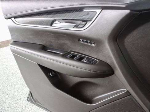 Used 2022 Cadillac XT6 Premium Luxury image 24