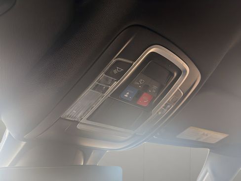 Used 2024 RAM 1500 Laramie image 31