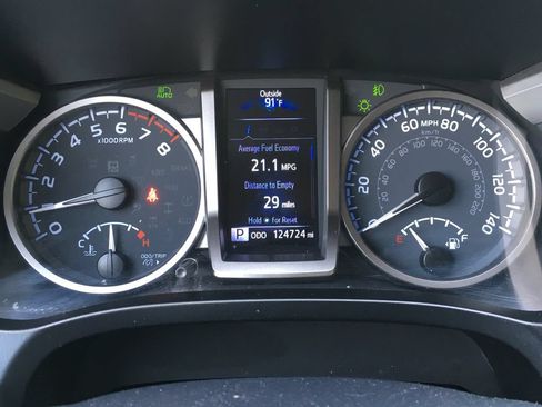 Used 2021 Toyota Tacoma SR5 AWD/4WD image 2