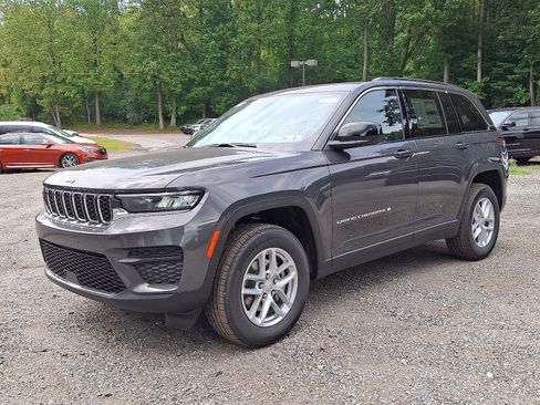 New 2025 Jeep Grand Cherokee Laredo X image 2