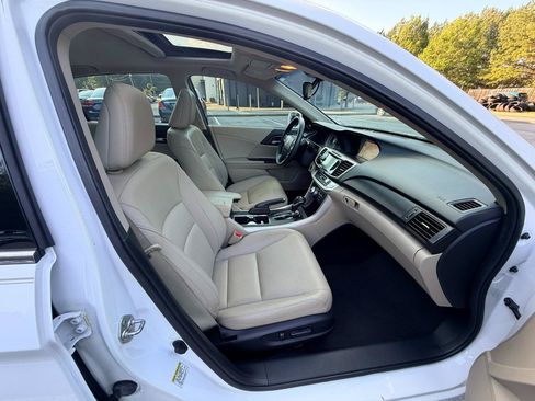 Used 2013 Honda Accord Touring image 16