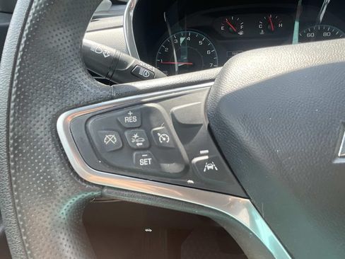 Used 2022 Chevrolet Equinox LS FWD image 24