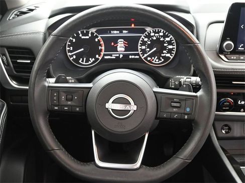 Used 2024 Nissan Rogue SV w/ SV Premium Package image 24