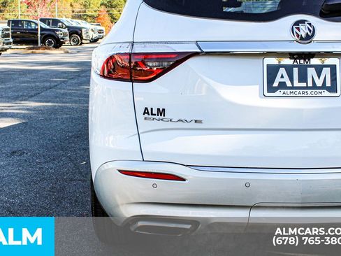 Used 2024 Buick Enclave Premium image 13