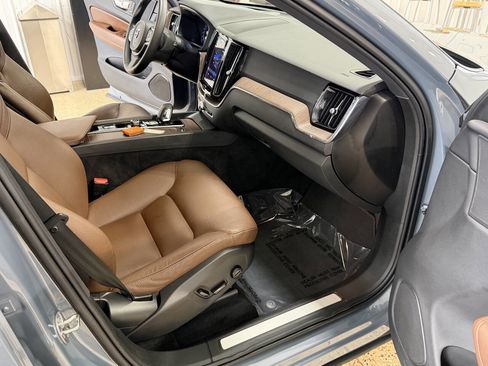 Used 2022 Volvo XC60 T8 Inscription Expression image 22