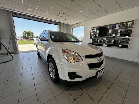 Used 2015 Chevrolet Equinox LT FWD image 1