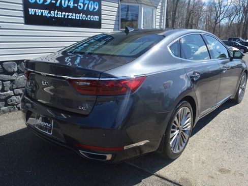 Used 2018 Kia Cadenza Limited image 5